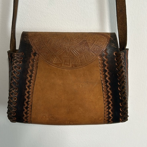 Vintage Artisan Handtooled‎ Leather Purse from Mexico Buckle Close 9” x 8 “ - Picture 7 of 16